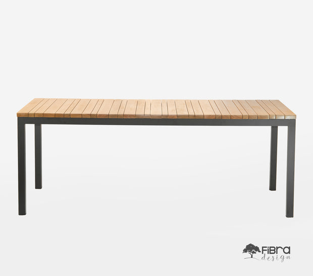 Mesa de Jantar em Madeira Cumaru e Base em Alumínio