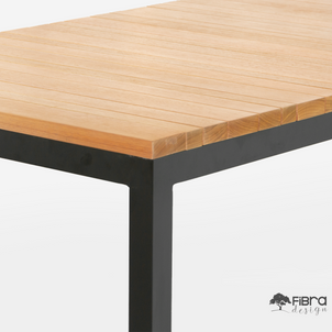 Mesa de Jantar em Madeira Cumaru e Base em Alumínio