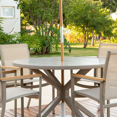 Conjunto de Mesa e Cadeiras Ombrelone