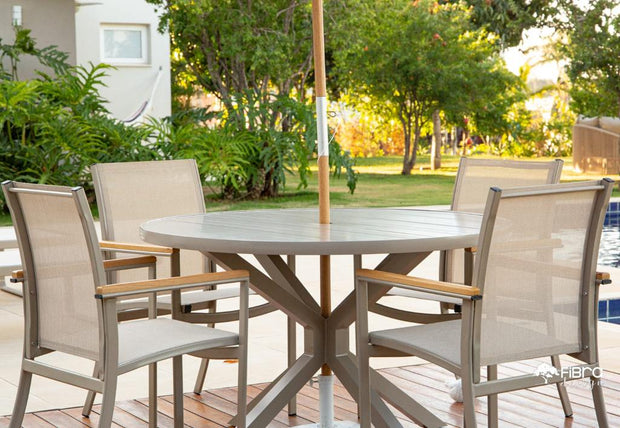 Conjunto de Mesa e Cadeiras Ombrelone