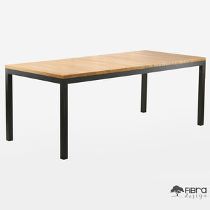 Mesa de Jantar em Madeira Cumaru e Base em Alumínio