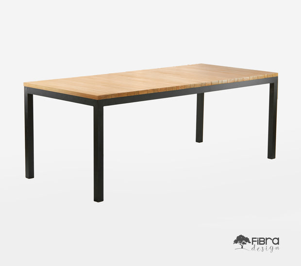 Mesa de Jantar em Madeira Cumaru e Base em Alumínio