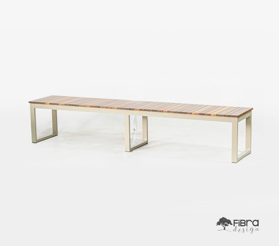 Mesa de Jantar em Madeira Cumaru e Base em Alumínio C/ Banco Assento em Madeira e Pés em Alumínio