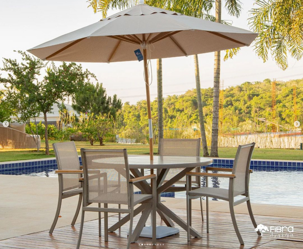 Conjunto de Mesa e Cadeiras Ombrelone