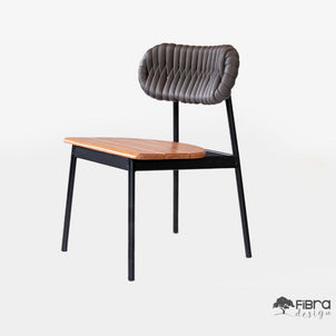 Cadeira Contorno Orgânico  Retro em Tricô Assento em Madeira Cumaru