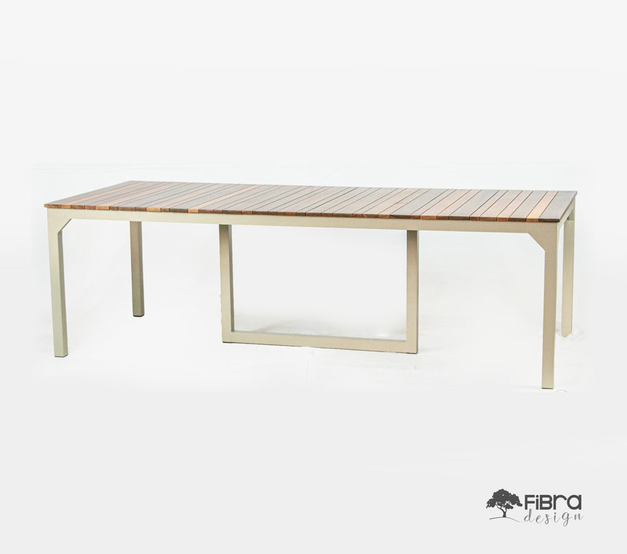 Mesa de Jantar em Madeira Cumaru e Base em Alumínio C/ Banco Assento em Madeira e Pés em Alumínio
