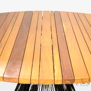 Mesa Ripada Assimétrica em Madeira Cumaru Base Cone em Corda