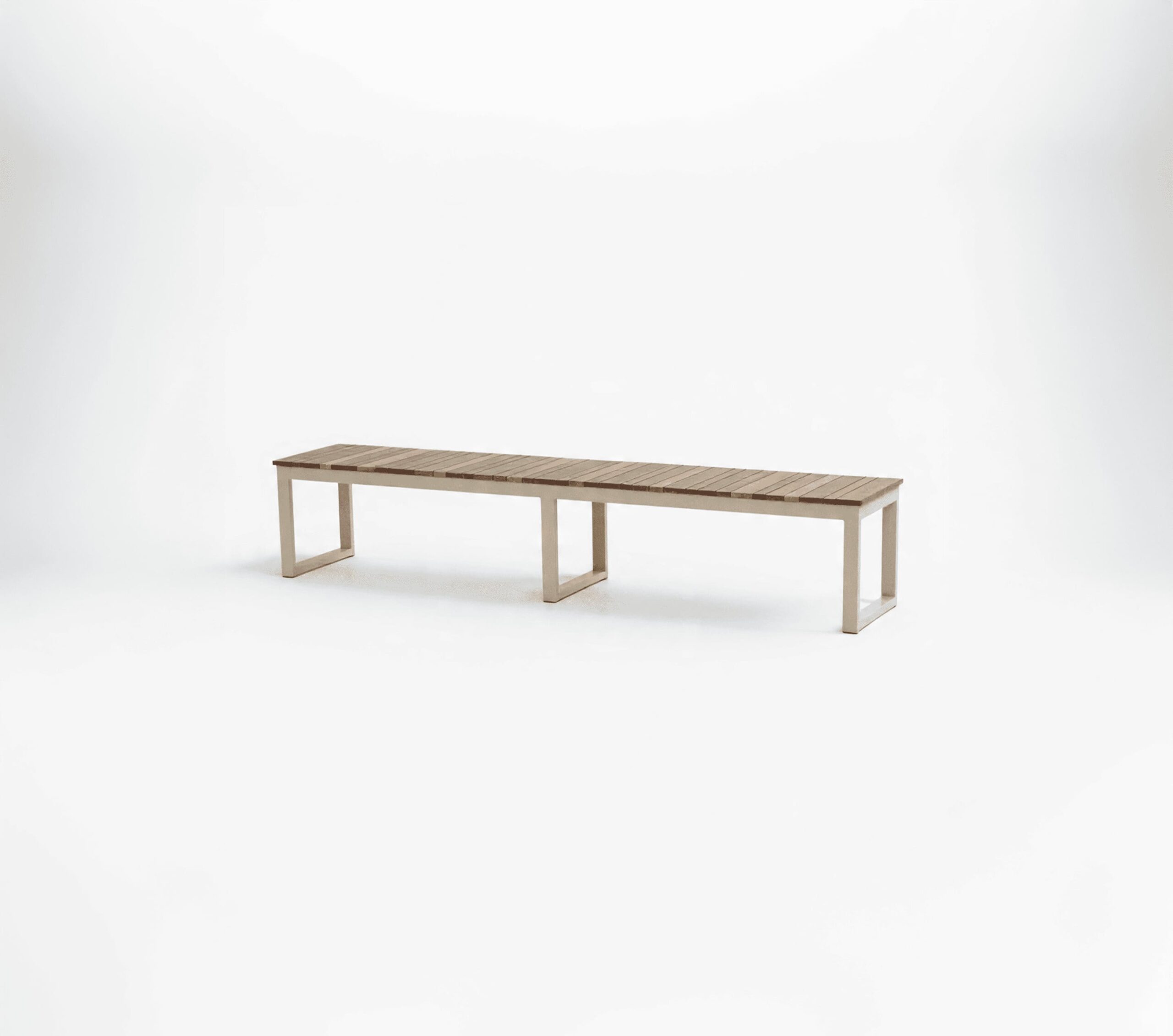 Banco Assento em Madeira Cumaru e Pés em Alumínio